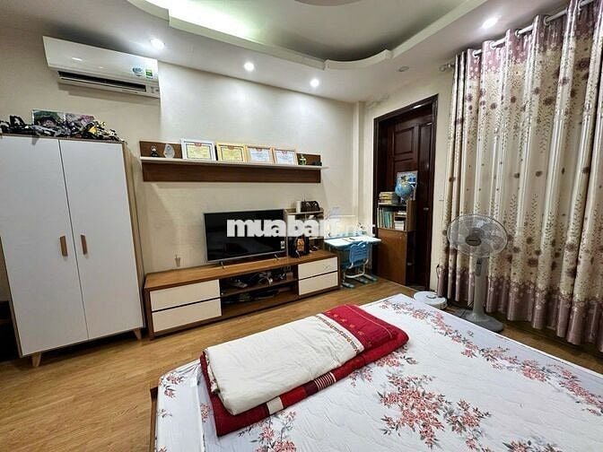 PHÂN LÔ Ô TÔ TRÁNH - Ô TÔ ĐỖ CỬA VỪA Ở VỪA KINH DOANH - CHỈ 17,7 TỶ