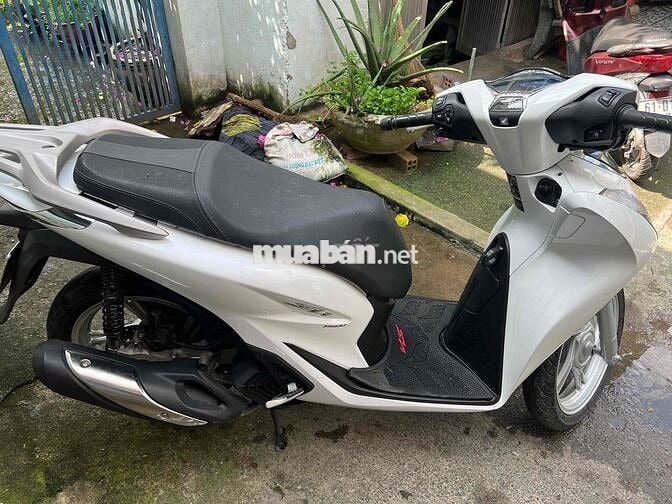 cần bán xe chính chủ ký giấy xe đẹp zin êm