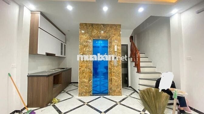 8,2 TỶ-5 TẦNG MỚI-THANG MÁY-THANH NHÀN-HBT