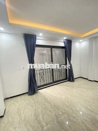 8,2 TỶ-5 TẦNG MỚI-THANG MÁY-THANH NHÀN-HBT