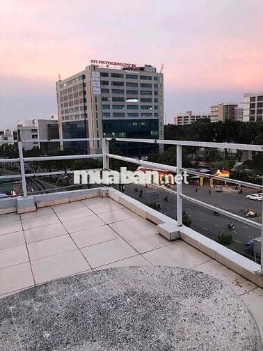 Nhà mặt tiền Tô ký- đối điện Cổng PMQT, Sinh Đi bộ đi học , An Toàn.