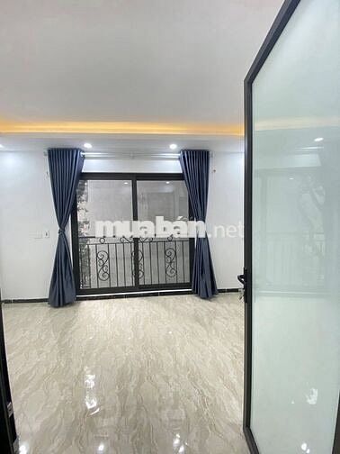 8,2 TỶ-5 TẦNG MỚI-THANG MÁY-THANH NHÀN-HBT