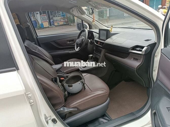 Toyota Avanza 2023 số tự động màu trắng rin