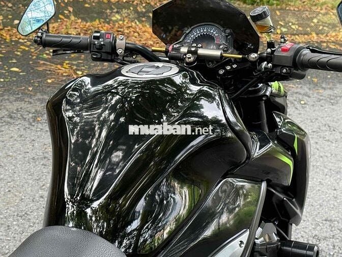 Kawasaki Z900 nhiều đồ chơi