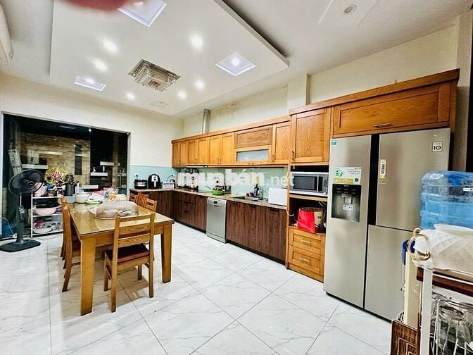 PHÂN LÔ Ô TÔ TRÁNH - Ô TÔ ĐỖ CỬA VỪA Ở VỪA KINH DOANH - CHỈ 17,7 TỶ