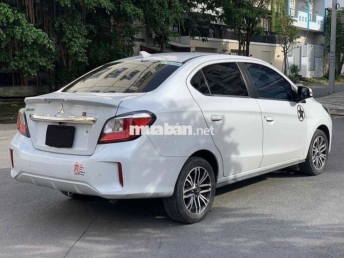 ATTRAGE PREMIUM / Trắng / 2024 / Odo 40.000km