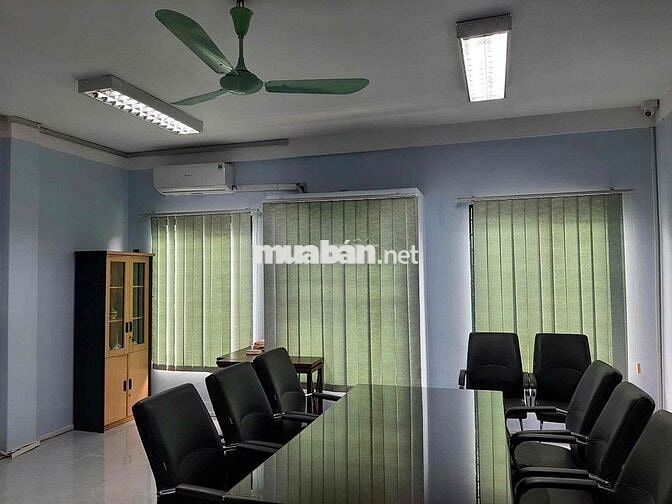 Cho thuê nhà nguyên căn có gara để ô tô