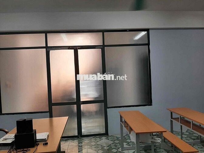 Cho thuê nhà nguyên căn có gara để ô tô