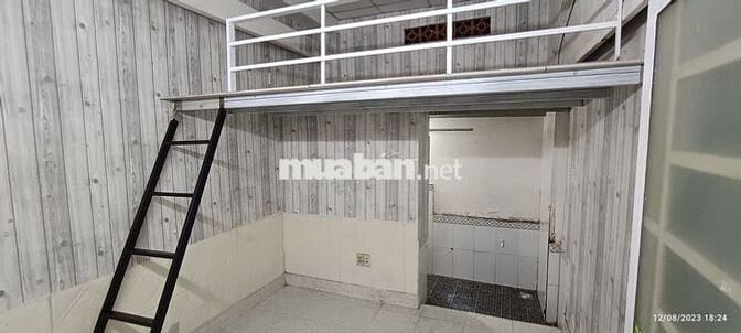 Phòng trọ đường Lô Tư Bình Tân có gác, có máy lạnh, yên tĩnh, an ninh.