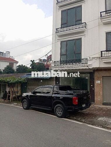 NHÀ HIẾM TRỊNH VĂN BÔ-40mX7TẦNG -PHÂN LÔ VỈA HÈ-THANG MÁY-OTO TRÁNH