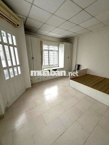 Cho thuê nhà  nguyên căn  góc  hẻm Dương Bá Trạc P1 Quận 8