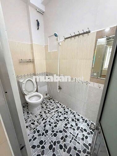 Cho thuê nhà  nguyên căn  góc  hẻm Dương Bá Trạc P1 Quận 8