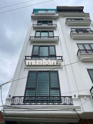 NHÀ HIẾM TRỊNH VĂN BÔ-40mX7TẦNG -PHÂN LÔ VỈA HÈ-THANG MÁY-OTO TRÁNH