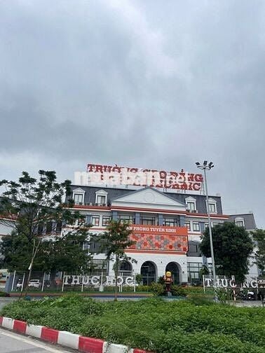 NHÀ HIẾM TRỊNH VĂN BÔ-40mX7TẦNG -PHÂN LÔ VỈA HÈ-THANG MÁY-OTO TRÁNH