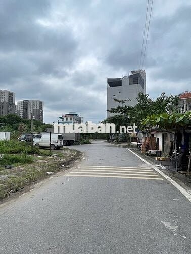 NHÀ HIẾM TRỊNH VĂN BÔ-40mX7TẦNG -PHÂN LÔ VỈA HÈ-THANG MÁY-OTO TRÁNH