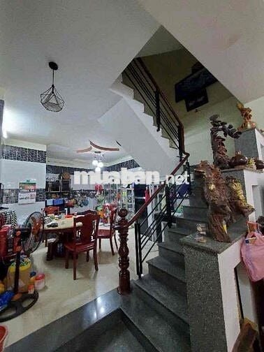 Gấp bán, nhà 75m2, 4 tầng 4PN, Huỳnh Văn Bánh giáp Quận 1, hẻm thông