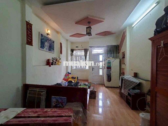 Gấp bán, nhà 75m2, 4 tầng 4PN, Huỳnh Văn Bánh giáp Quận 1, hẻm thông