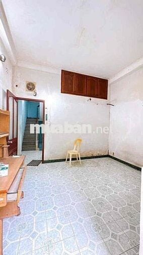 NHÀ MẶT TIỀN ĐƯỜNG SỐ RỘNG 8m TẠI Q4 - XE HƠI NGỦ TRONG NHÀ - KHU DCHH