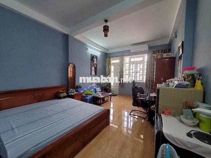 Gấp bán, nhà 75m2, 4 tầng 4PN, Huỳnh Văn Bánh giáp Quận 1, hẻm thông