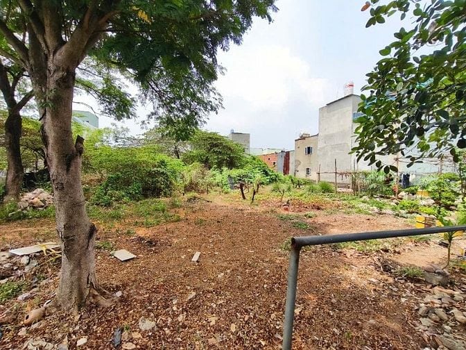 Bán lô đất 2 mặt tiền DT 1321m2 full thổ cư, kdc hiện hữu thông thoáng