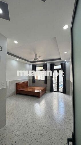 Cần cho thuê nhà 111/2A Phạm Văn Bạch P.15 Q.Tân Bình