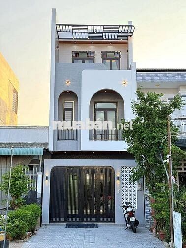 Bán nhà mới giá *** khu trung tâm hành chính TPCT