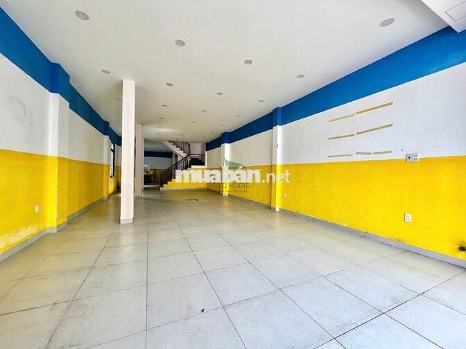 CHO THUÊ NHÀ KINH DOANH MẶT ĐƯỜNG LÊ HỒNG PHONG GIÁ 20 TRIỆU/THÁNG