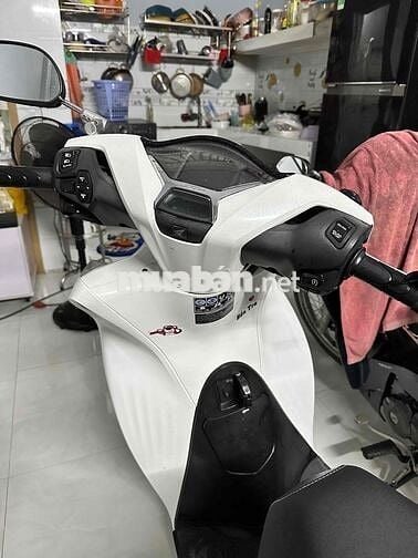 Do it chạy dư nên bán chiếc sh chính chủ đời ,2021