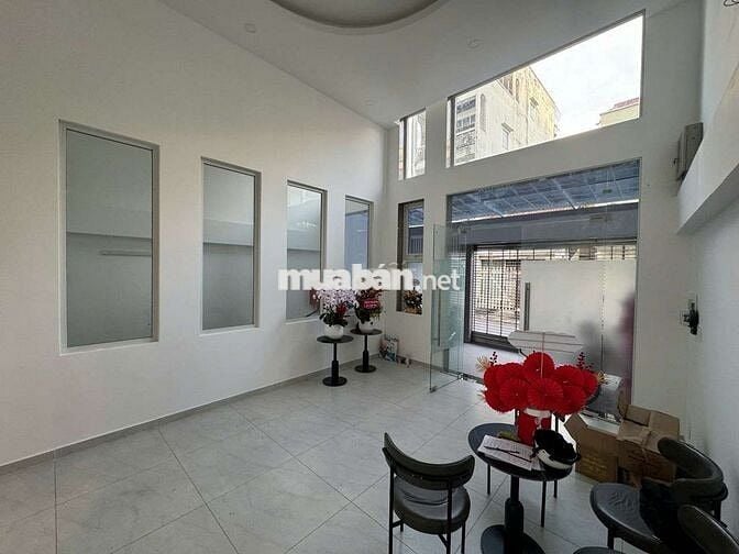 Cho thuê MB mặt tiền Huyền Quang Q1, khu sầm uất, Giá chỉ 15 triệu