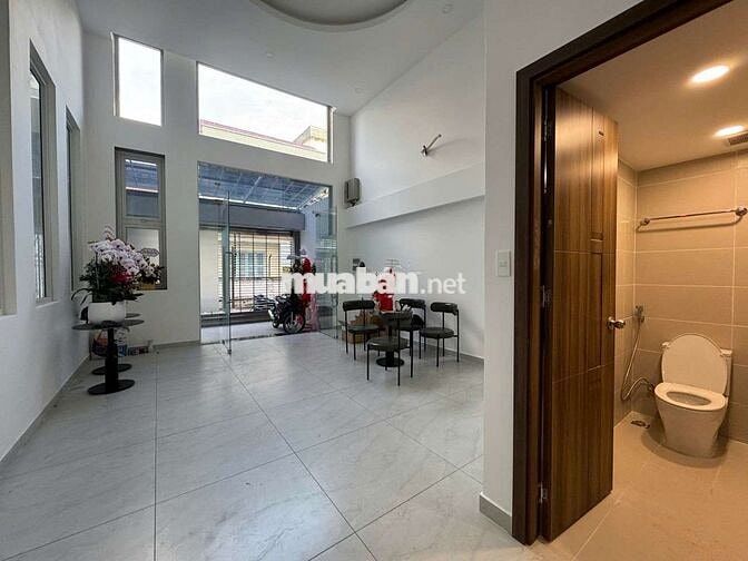 Cho thuê MB mặt tiền Huyền Quang Q1, khu sầm uất, Giá chỉ 15 triệu