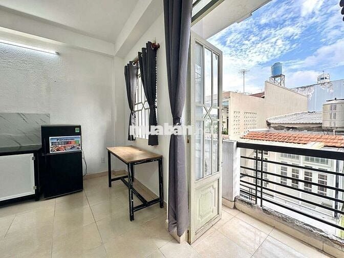 Phòng ban công thoáng giá rẻ - Full nội thất - Nguyễn Kiệm - Phú Nhuận