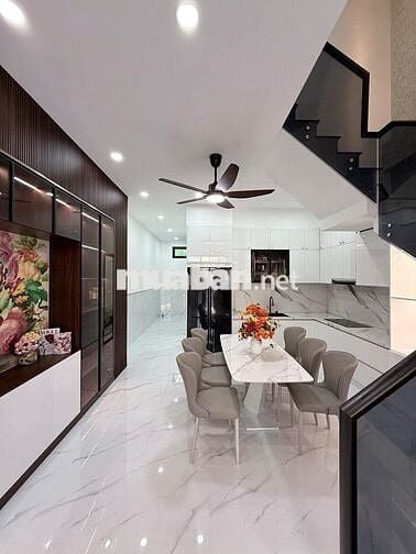 Bán nhà mới giá *** khu trung tâm hành chính TPCT