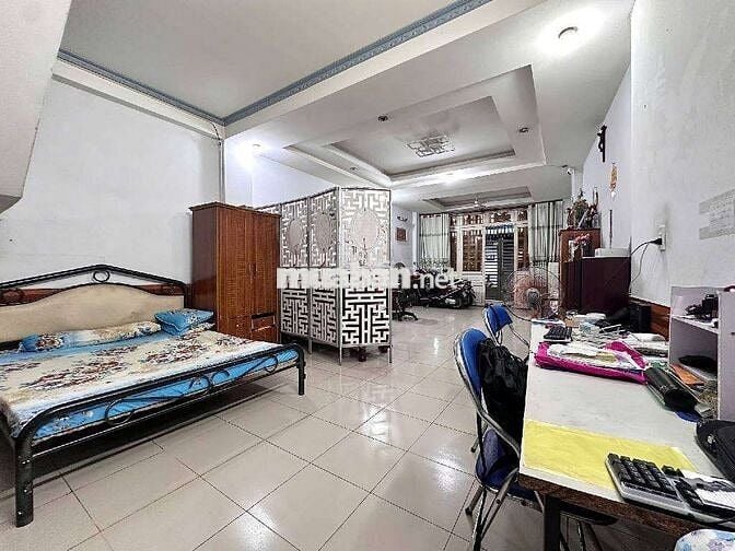 BÁN GẤP NHÀ ĐẸP ÔTÔ ĐỖ CỬA N 4 x DÀI 18 (79 M2) TÂN THỚI HIỆP  QUẬN 12