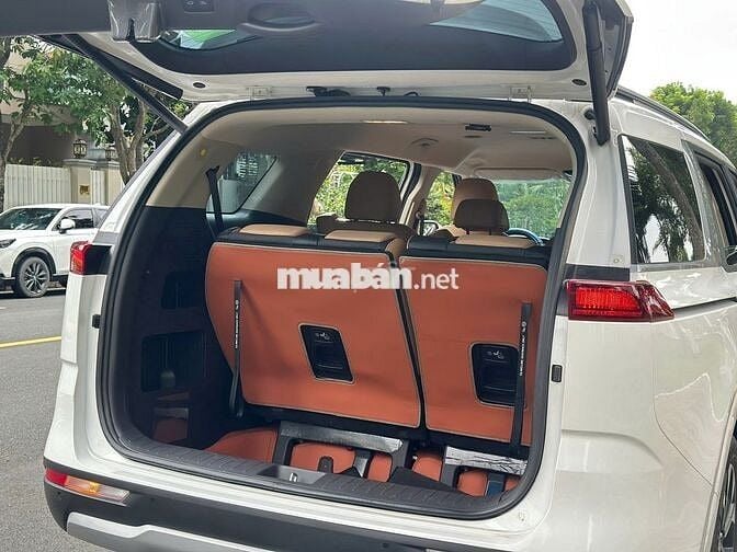 Kia Carnival 2024 Luxury 8 chỗ 11.000km Như Xe Mới