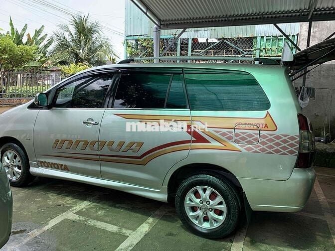 Toyota INNOVA 2.0G 2008 màu bạc