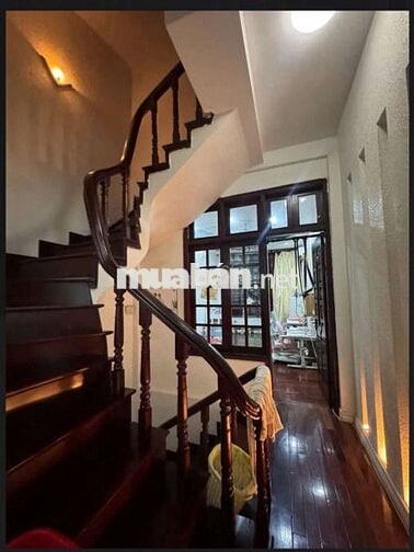 Tôi cần bán nhà 5tầng mặt phố Hoa Bằng Cầu Giấy.