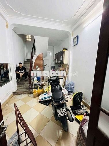 NHÀ CẦU GIẤY – NGÕ THÔNG – 10M RA Ô TÔ TRÁNH