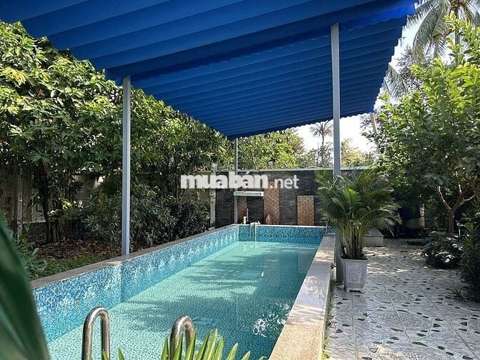 Bán biệt thự phố đường rộng, diện tích lớn, cây xanh, nội thất đầy đủ.