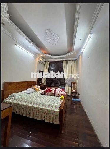 Tôi cần bán nhà 5tầng mặt phố Hoa Bằng Cầu Giấy.