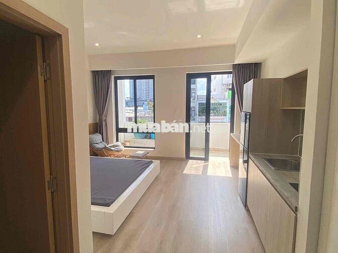 CĂN HỘ BAN CÔNG RỘNG 40m2 XA BẾP Ở NƠ TRANG LONG GIÁP Q1 Q3