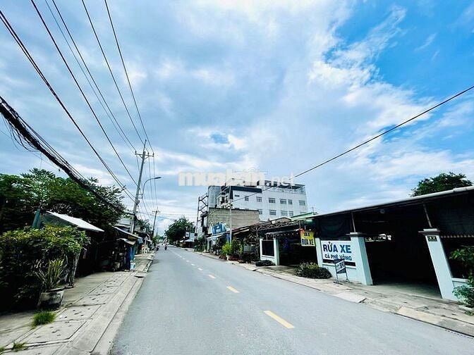 CHÚ NAM GỬI BÁN GIÚP LÔ ĐẤT 210M2 NGANG 10M SAU LƯNG BV ĐA KHOA CỦ CHI