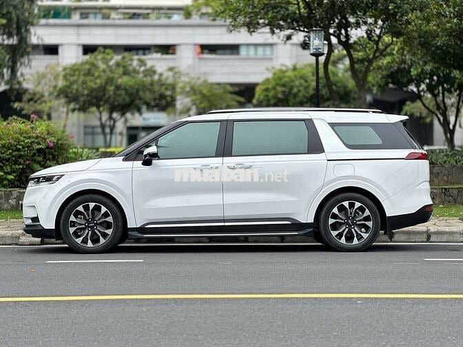 Kia Carnival 2024 Luxury 8 chỗ 11.000km Như Xe Mới