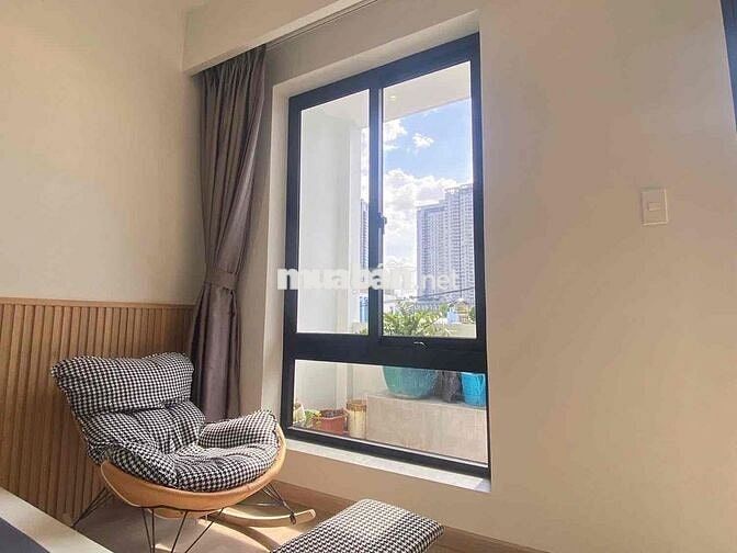 CĂN HỘ BAN CÔNG RỘNG 40m2 XA BẾP Ở NƠ TRANG LONG GIÁP Q1 Q3