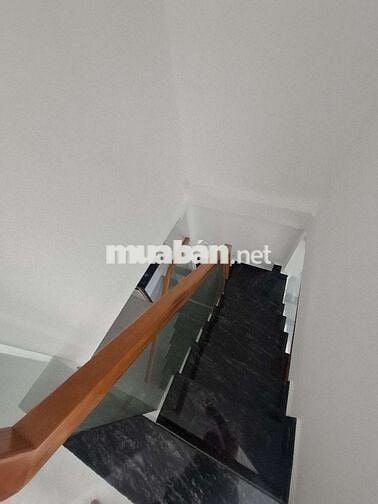 Nhà đẹp đúc 1 lầu, 2 phòng ngủ, 2 toilet