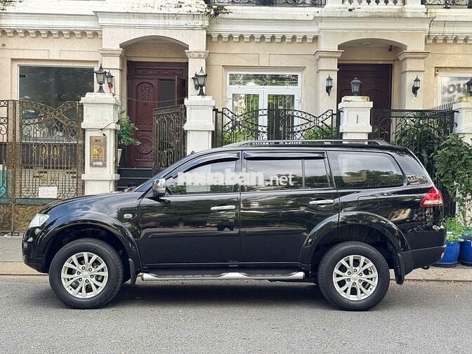 CẦN BÁN NHANH MITSUBISHI PAJERO 2016 4x2AT