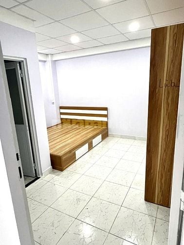 Hẻm ôtô CMT8 Q10 (ngang 4 X16m) Cn 64m2, 3 tầng, 6 phòng ngủ,6 wc. 