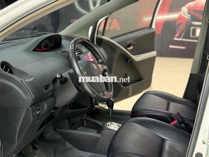 Toyota Yaris số tự động 1.5AT nhập thái2011 xe zin