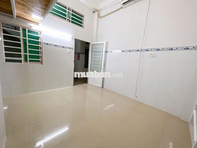 PHÒNG TRỐNG ĐẦU THÁNG 12 CÓ GÁC CÓ MÁY LẠNH NGAY HOÀNG DIỆU 2