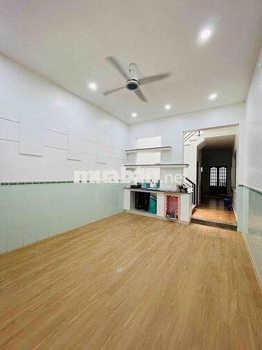 NHÀ 90M2 1T1L 2PN 2WC, SẴN MÁY LẠNH, SÂN ĐẬU OTO, GẦN CHỢ THỦ ĐỨC