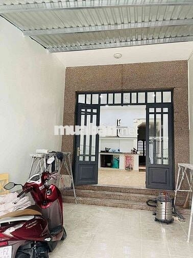 NHÀ 90M2 1T1L 2PN 2WC, SẴN MÁY LẠNH, SÂN ĐẬU OTO, GẦN CHỢ THỦ ĐỨC